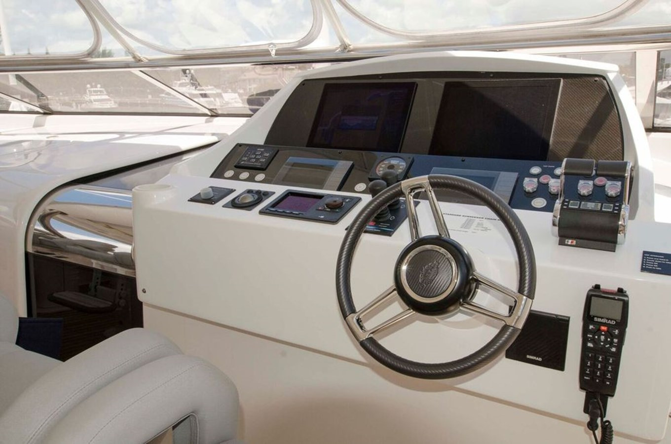 https://arconyachts.ams3.digitaloceanspaces.com/66448/conversions/large_2744442-optimize.jpg