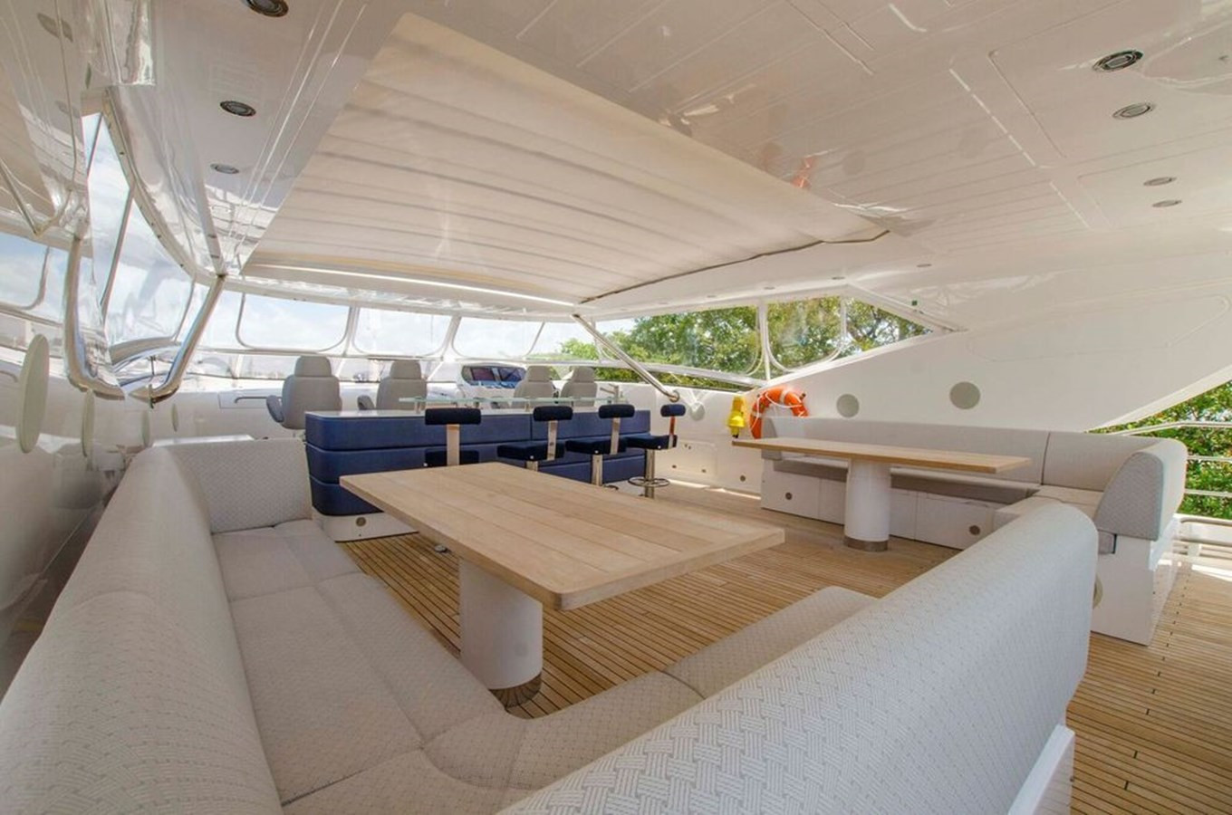 https://arconyachts.ams3.digitaloceanspaces.com/66454/conversions/large_2744444-optimize.jpg