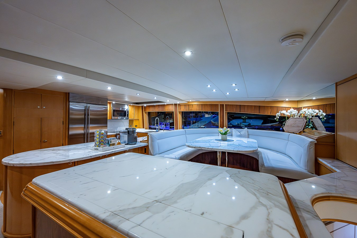 https://arconyachts.ams3.digitaloceanspaces.com/66533/conversions/large_4137511-optimize.jpg