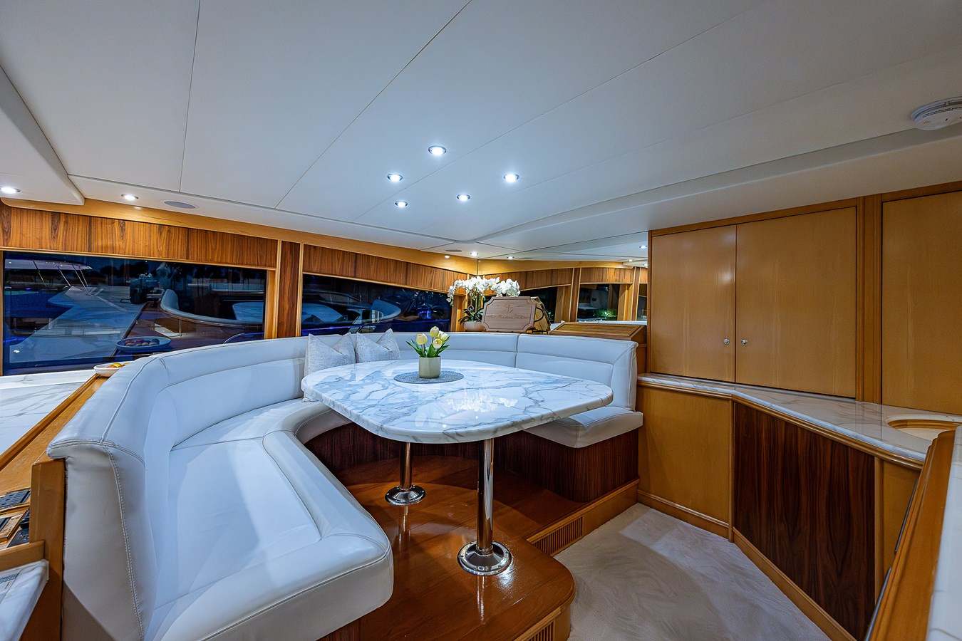 https://arconyachts.ams3.digitaloceanspaces.com/66536/conversions/large_4137512-optimize.jpg