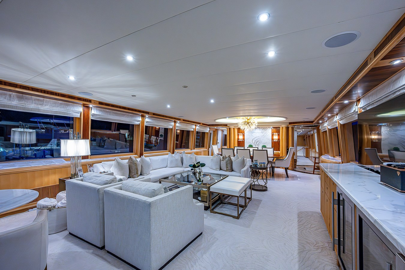 https://arconyachts.ams3.digitaloceanspaces.com/66576/conversions/large_4137526-optimize.jpg