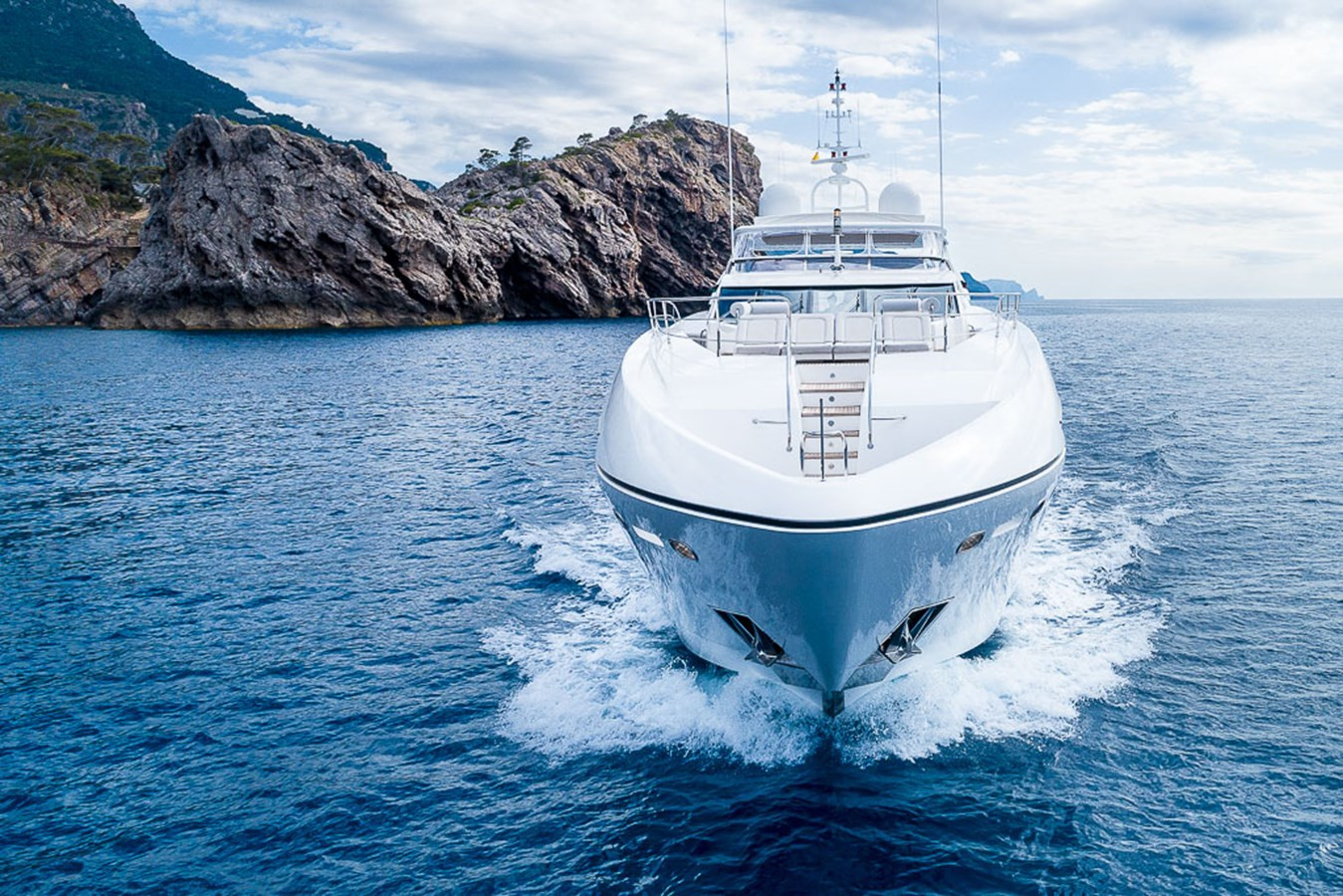 https://arconyachts.ams3.digitaloceanspaces.com/66583/conversions/large_3523992-optimize.jpg