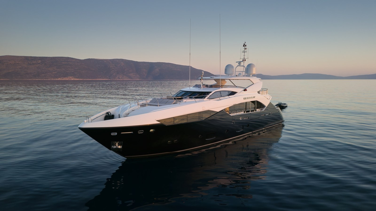 https://arconyachts.ams3.digitaloceanspaces.com/66600/conversions/large_4437548-optimize.jpg