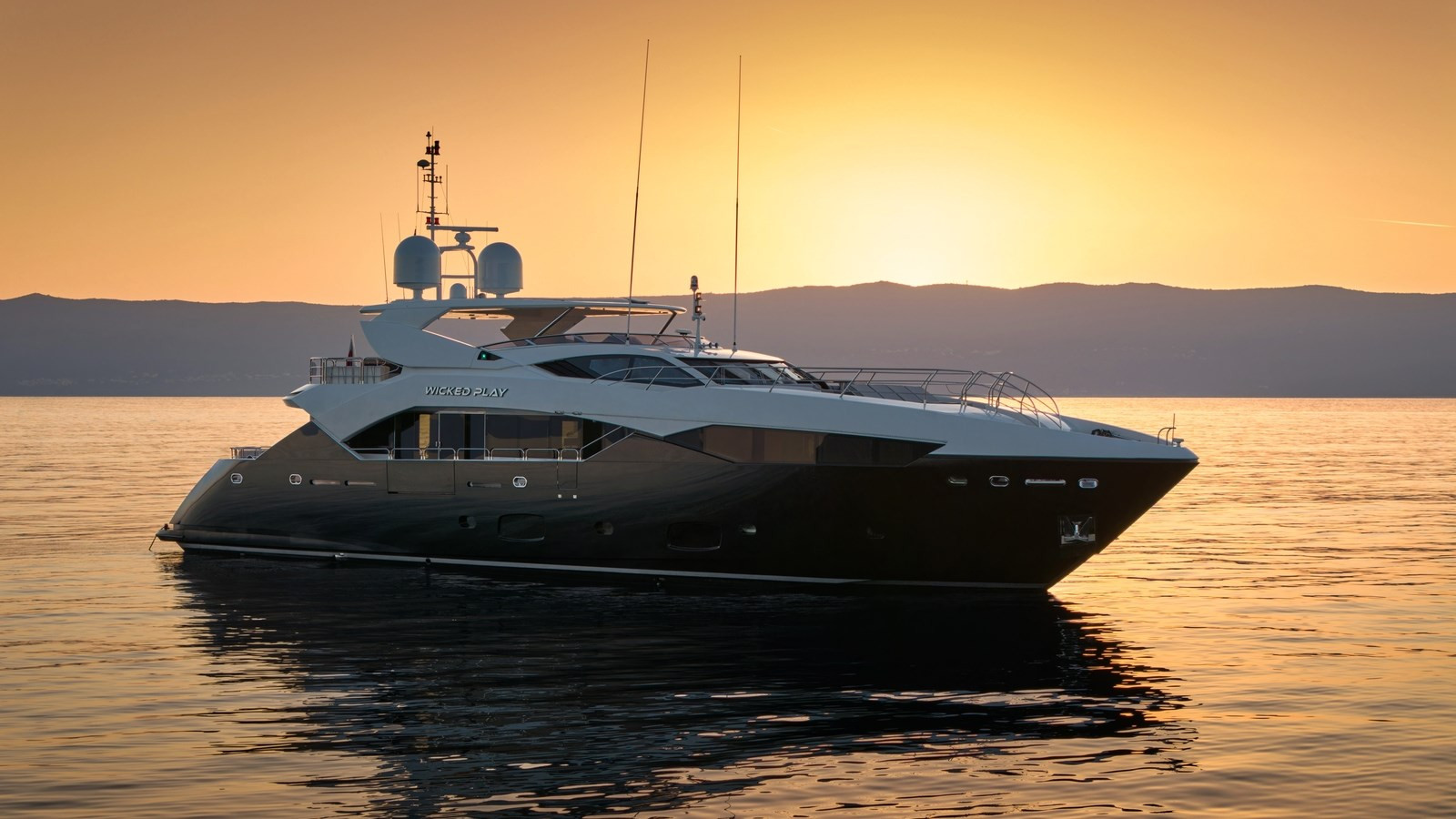 https://arconyachts.ams3.digitaloceanspaces.com/66603/conversions/large_4437550-optimize.jpg