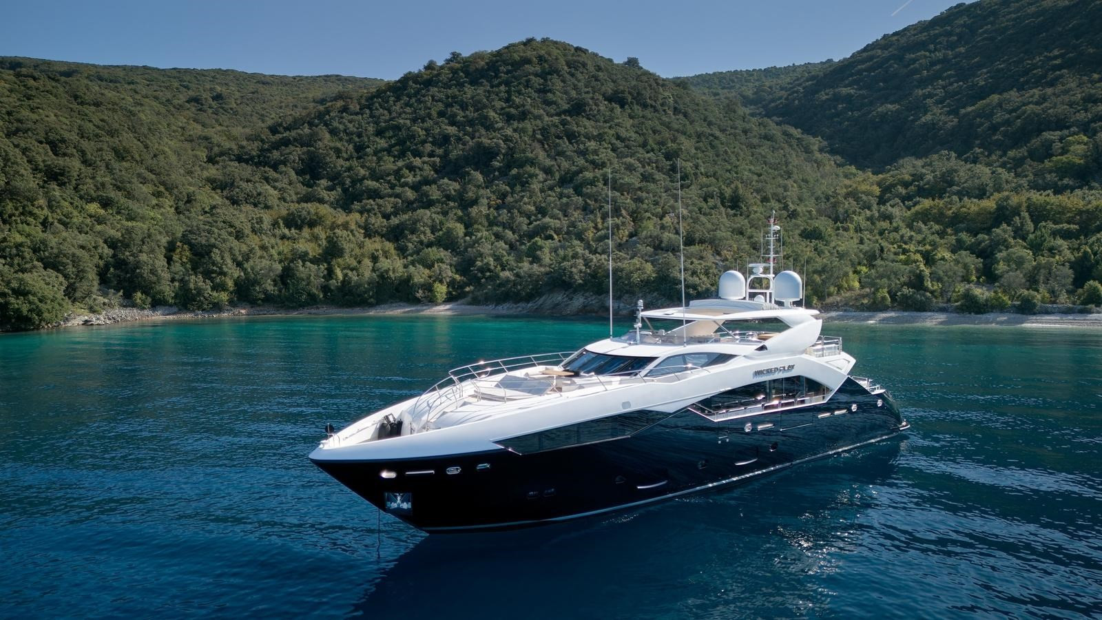 https://arconyachts.ams3.digitaloceanspaces.com/66618/conversions/large_4437557-optimize.jpg