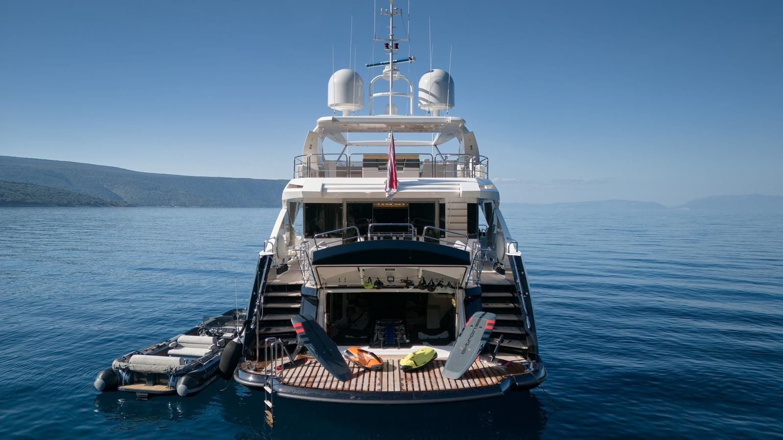 https://arconyachts.ams3.digitaloceanspaces.com/66633/conversions/large_4437549-optimize.jpg