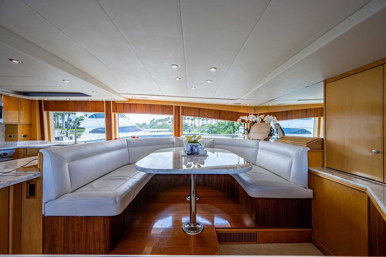 https://arconyachts.ams3.digitaloceanspaces.com/66671/conversions/large_4188060-optimize.jpg
