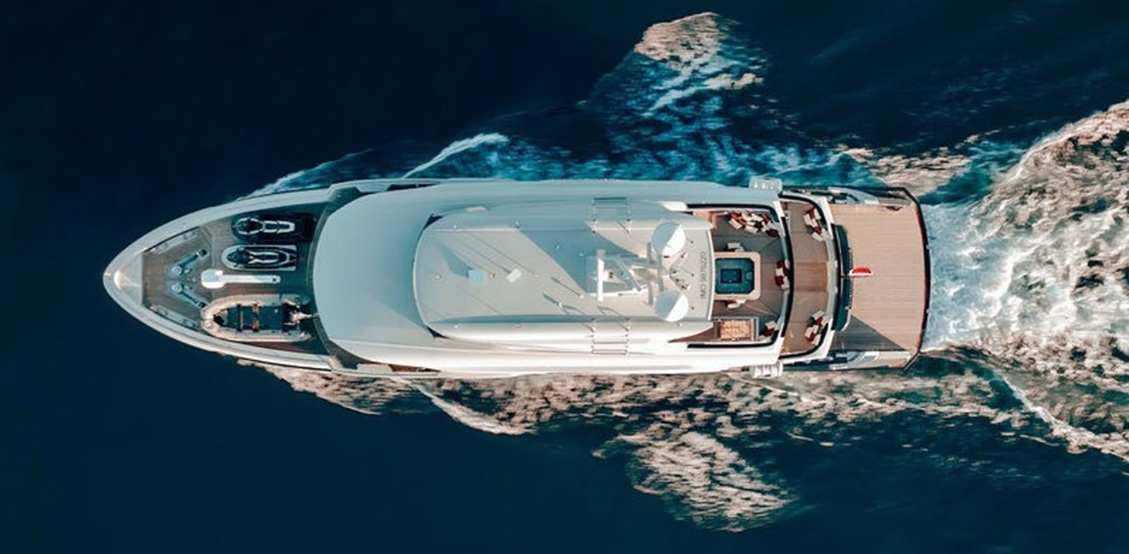 https://arconyachts.ams3.digitaloceanspaces.com/66727/conversions/large_4445942-optimize.jpg