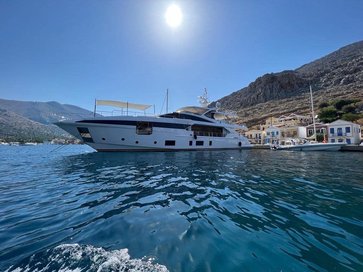 https://arconyachts.ams3.digitaloceanspaces.com/66813/conversions/large_4075485-optimize.jpg