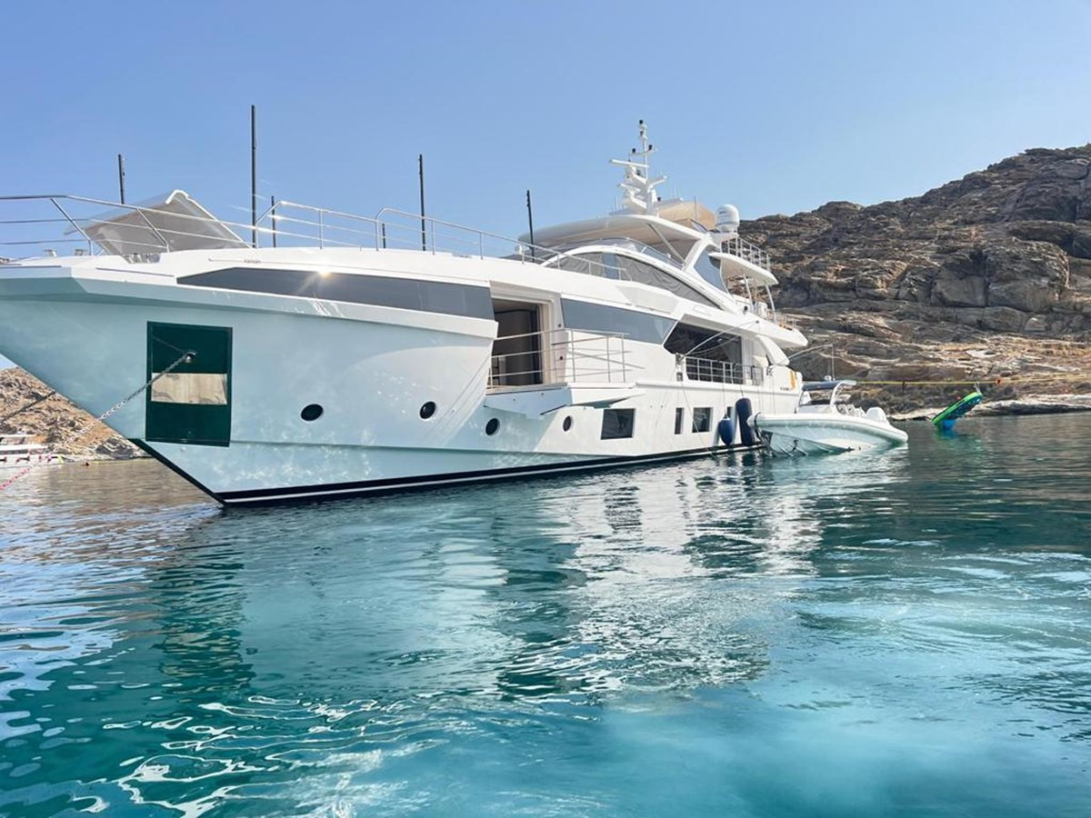 https://arconyachts.ams3.digitaloceanspaces.com/66816/conversions/large_4075483-optimize.jpg