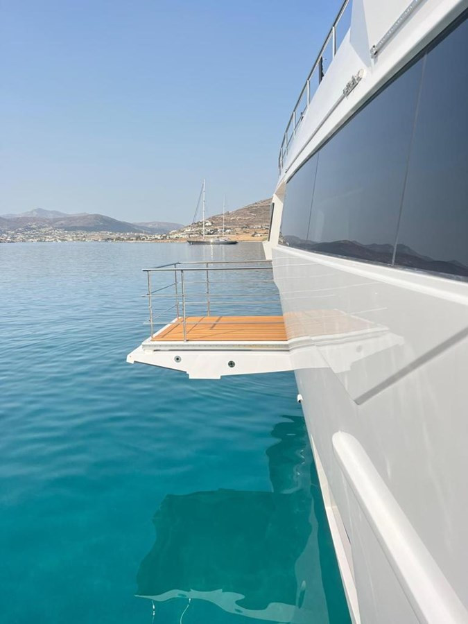 https://arconyachts.ams3.digitaloceanspaces.com/66851/conversions/large_4075459-optimize.jpg