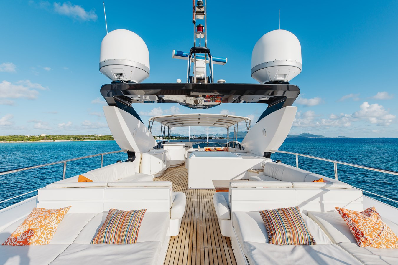 https://arconyachts.ams3.digitaloceanspaces.com/66885/conversions/large_4364886-optimize.jpg