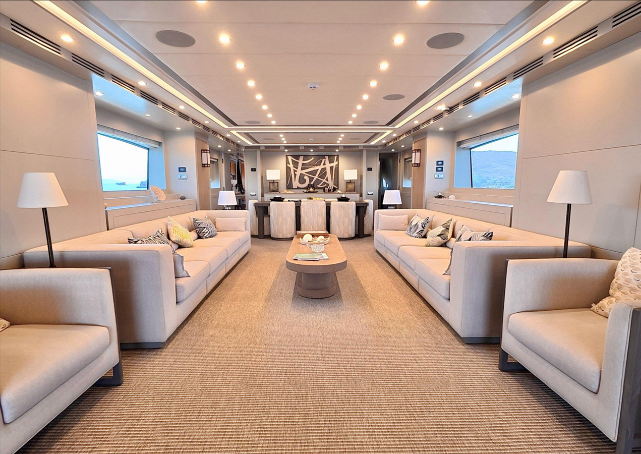 https://arconyachts.ams3.digitaloceanspaces.com/66923/conversions/large_4692834-optimize.jpg