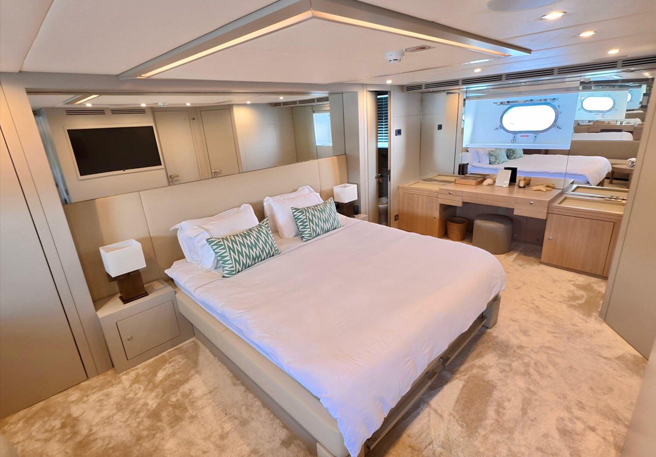 https://arconyachts.ams3.digitaloceanspaces.com/66939/conversions/large_4692827-optimize.jpg