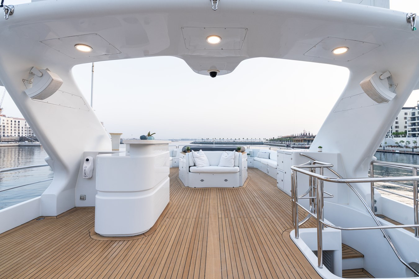 https://arconyachts.ams3.digitaloceanspaces.com/67073/conversions/large_4656912-optimize.jpg