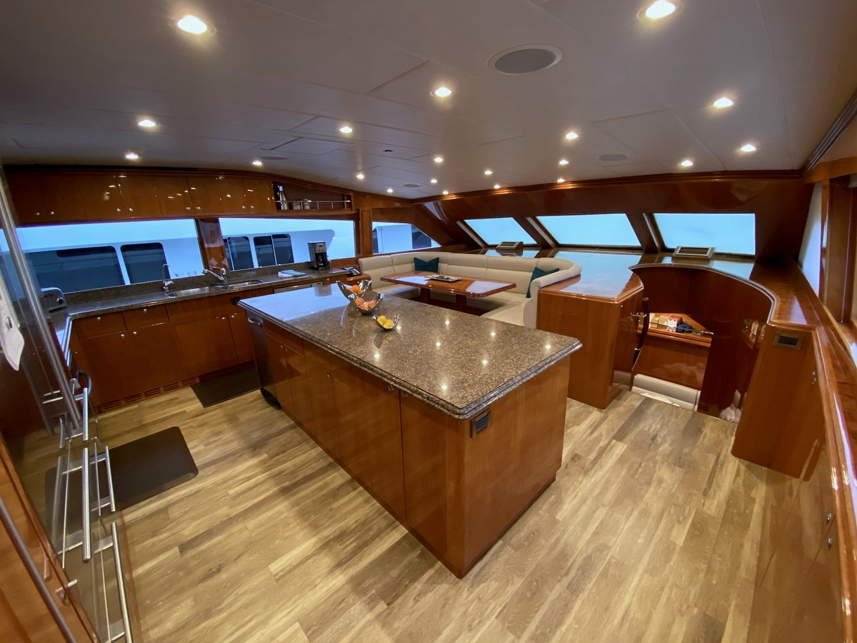 https://arconyachts.ams3.digitaloceanspaces.com/67121/conversions/large_3976462-optimize.jpg