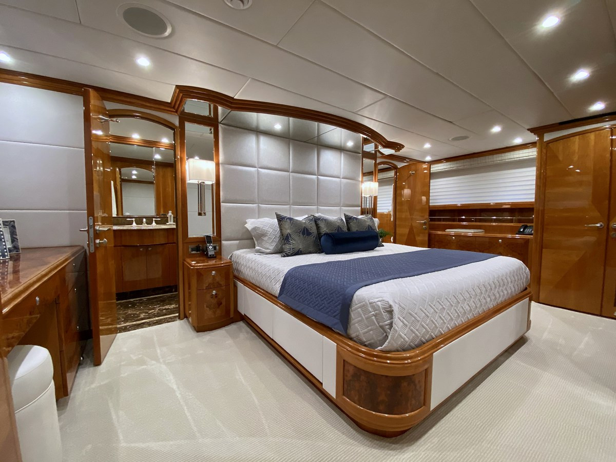 https://arconyachts.ams3.digitaloceanspaces.com/67139/conversions/large_3976469-optimize.jpg