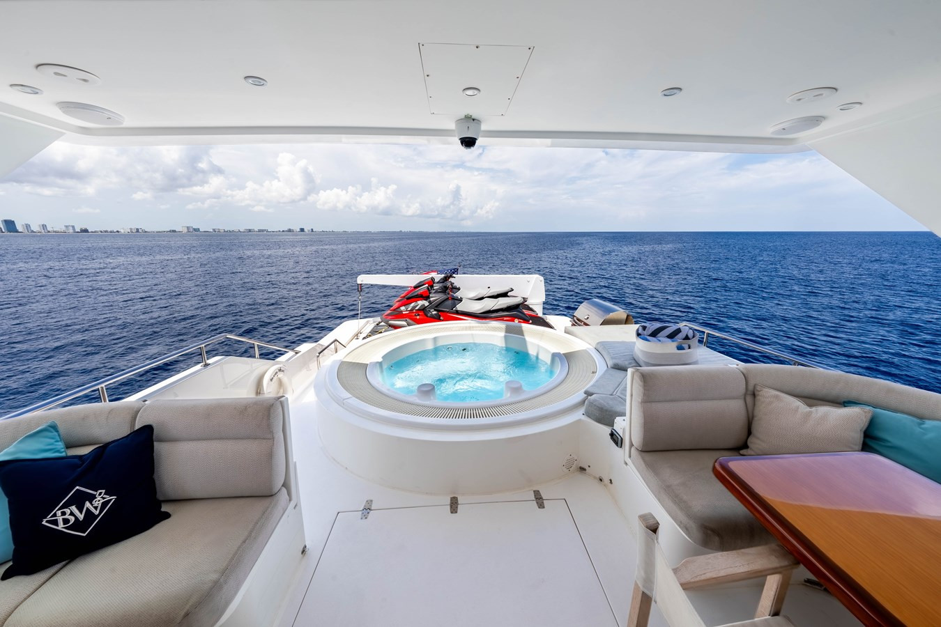 https://arconyachts.ams3.digitaloceanspaces.com/67149/conversions/large_4801005-optimize.jpg