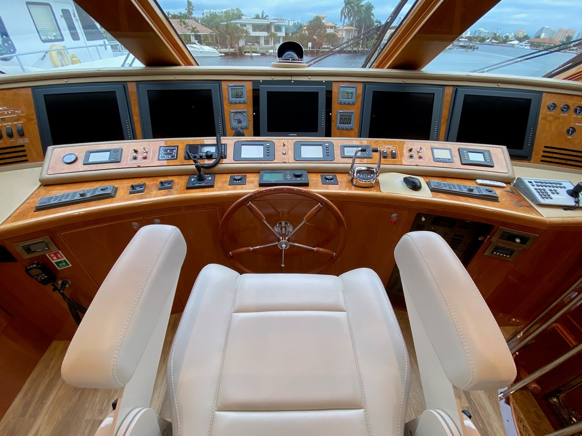 https://arconyachts.ams3.digitaloceanspaces.com/67211/conversions/large_3976497-optimize.jpg