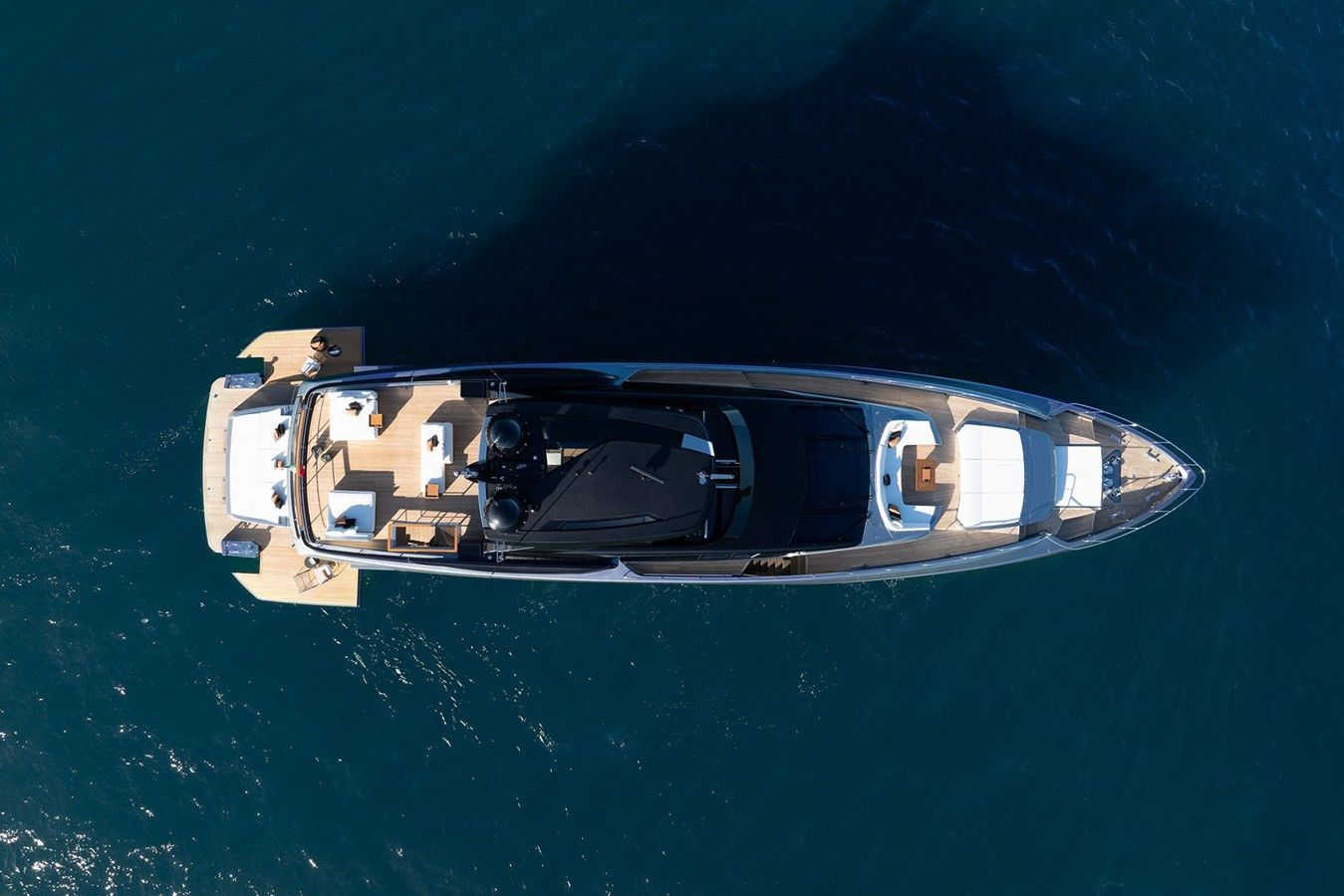 https://arconyachts.ams3.digitaloceanspaces.com/67281/conversions/large_4812733-optimize.jpg