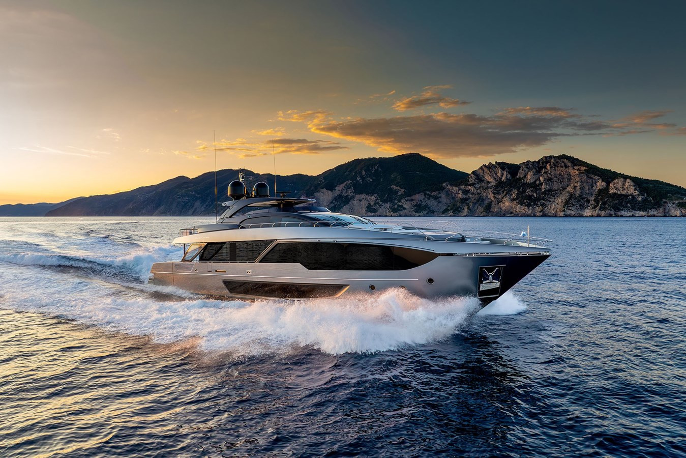 https://arconyachts.ams3.digitaloceanspaces.com/67290/conversions/large_4812736-optimize.jpg