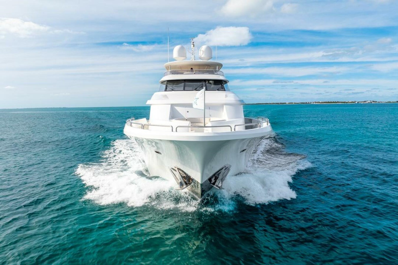 https://arconyachts.ams3.digitaloceanspaces.com/67324/conversions/large_4642404-optimize.jpg