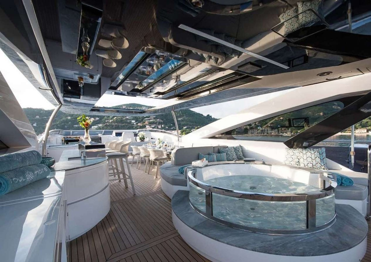 https://arconyachts.ams3.digitaloceanspaces.com/67339/conversions/large_4710850-optimize.jpg