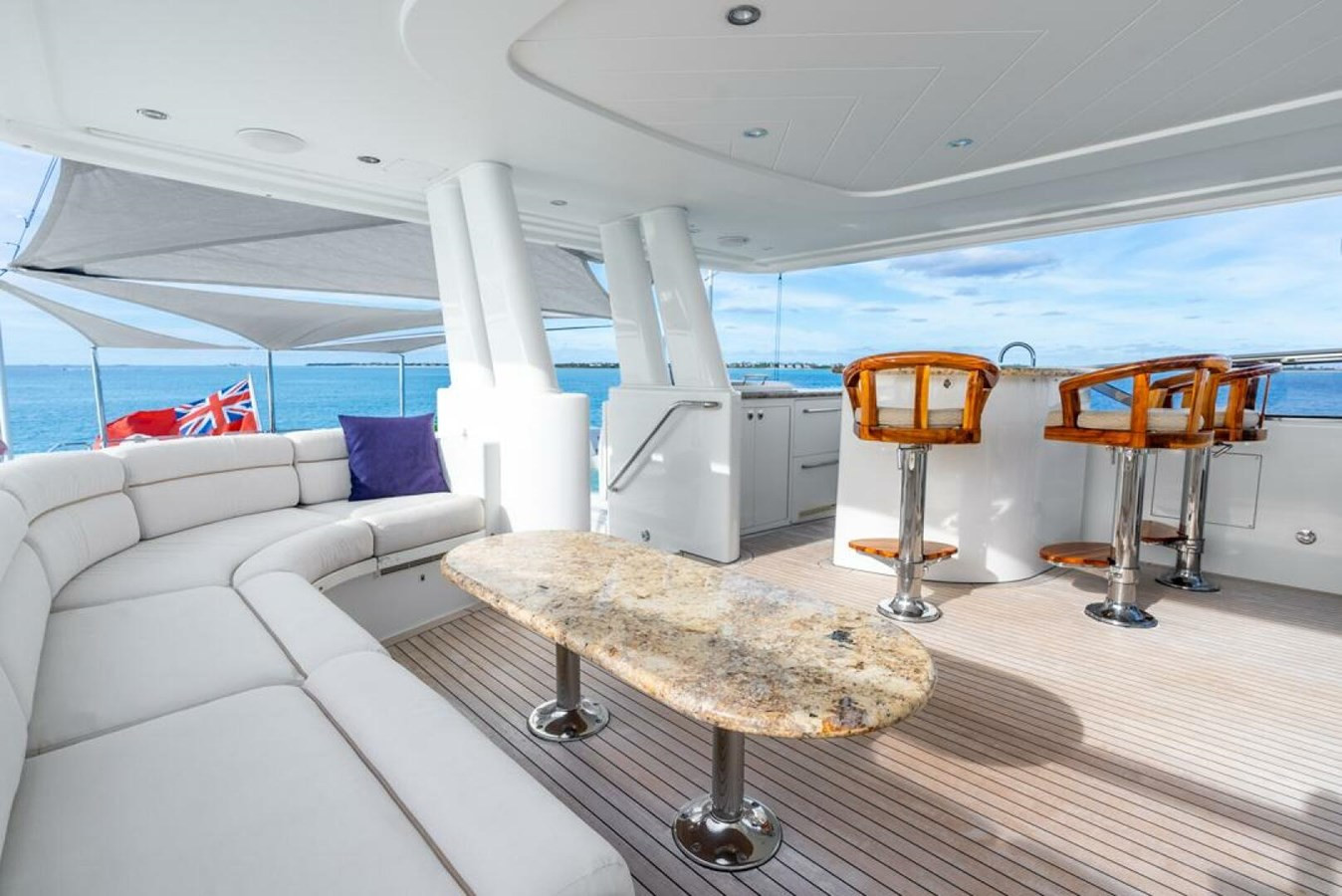 https://arconyachts.ams3.digitaloceanspaces.com/67356/conversions/large_4642416-optimize.jpg