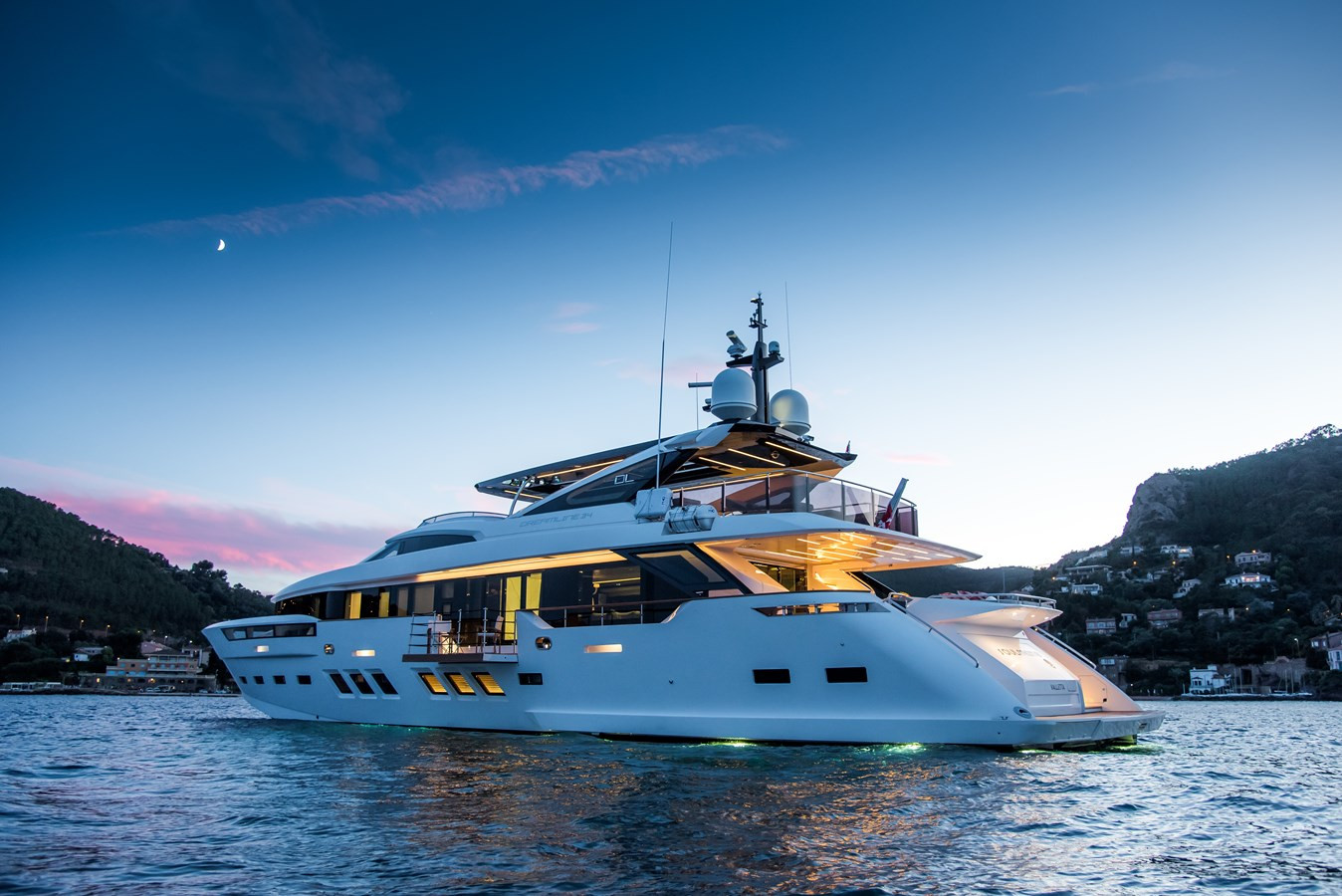https://arconyachts.ams3.digitaloceanspaces.com/67366/conversions/large_4710841-optimize.jpg
