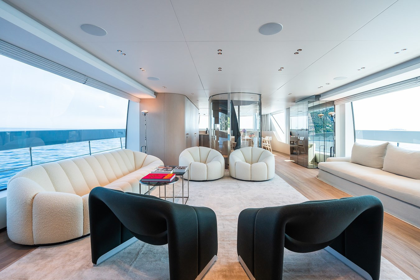 https://arconyachts.ams3.digitaloceanspaces.com/67398/conversions/large_4290068-optimize.jpg