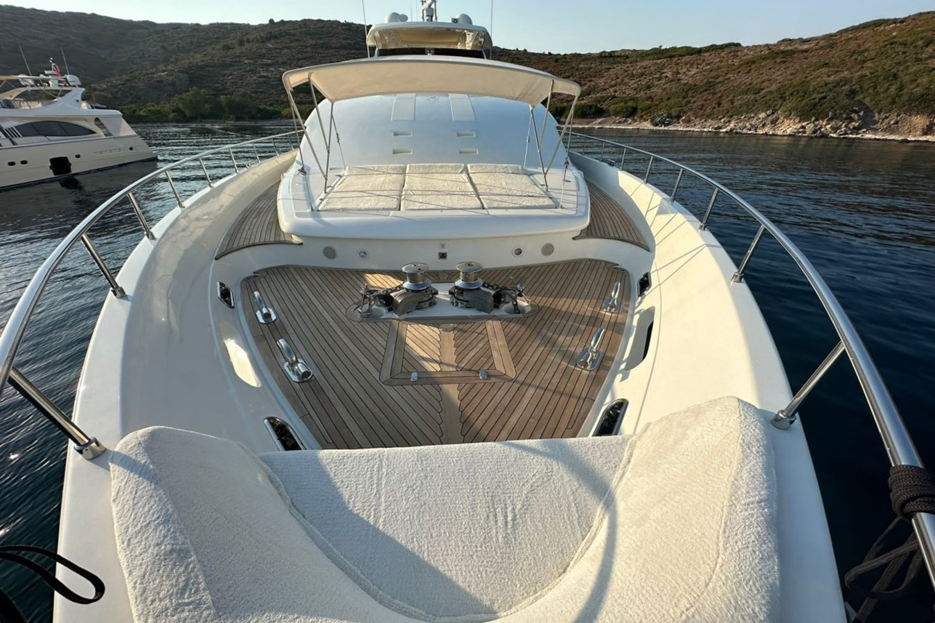 https://arconyachts.ams3.digitaloceanspaces.com/67469/conversions/large_4853421-optimize.jpg