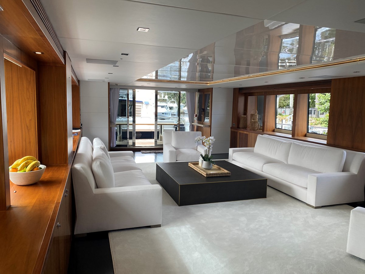 https://arconyachts.ams3.digitaloceanspaces.com/67537/conversions/large_4014867-optimize.jpg