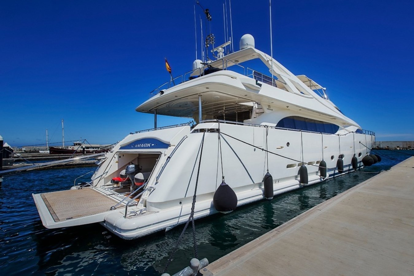 https://arconyachts.ams3.digitaloceanspaces.com/67552/conversions/large_4410227-optimize.jpg