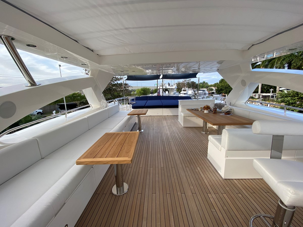 https://arconyachts.ams3.digitaloceanspaces.com/67664/conversions/large_4014937-optimize.jpg
