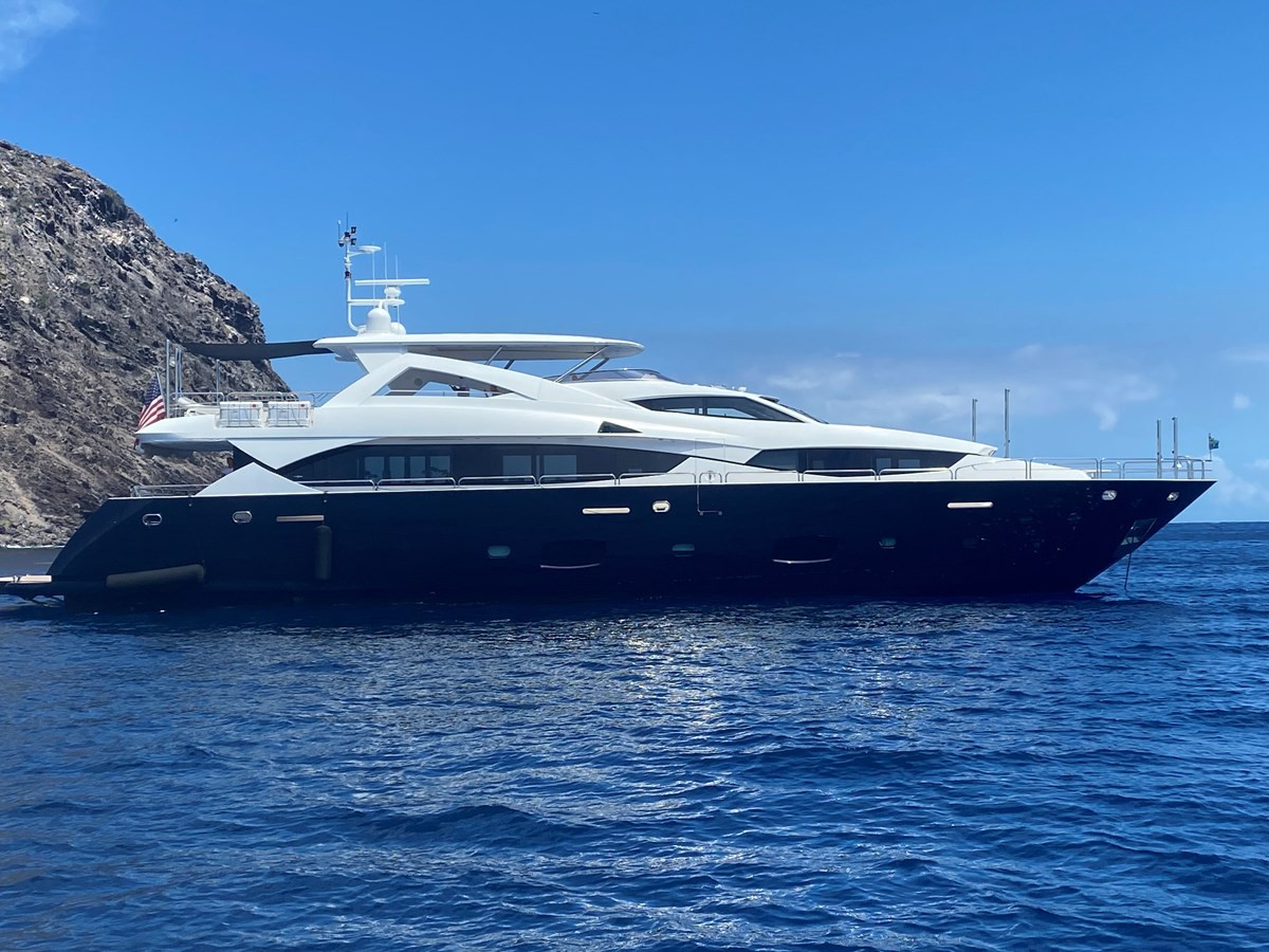 https://arconyachts.ams3.digitaloceanspaces.com/67676/conversions/large_4014941-optimize.jpg