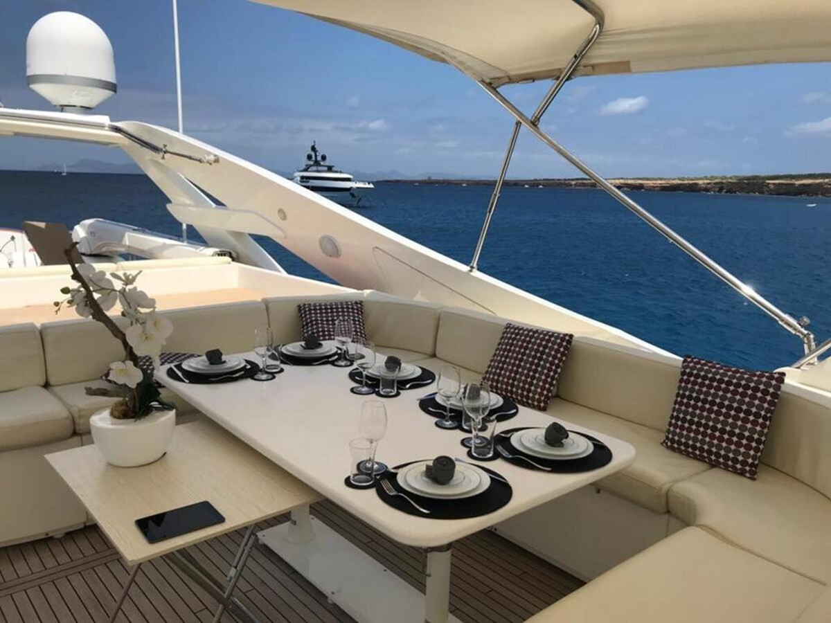 https://arconyachts.ams3.digitaloceanspaces.com/67711/conversions/large_4424665-optimize.jpg