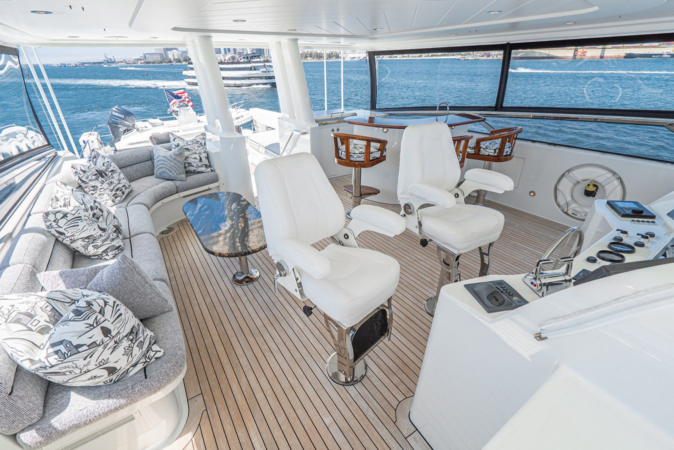 https://arconyachts.ams3.digitaloceanspaces.com/67776/conversions/large_4671819-optimize.jpg