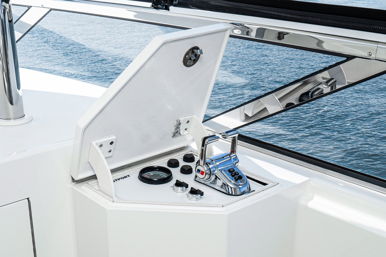 https://arconyachts.ams3.digitaloceanspaces.com/67796/conversions/large_4671825-optimize.jpg