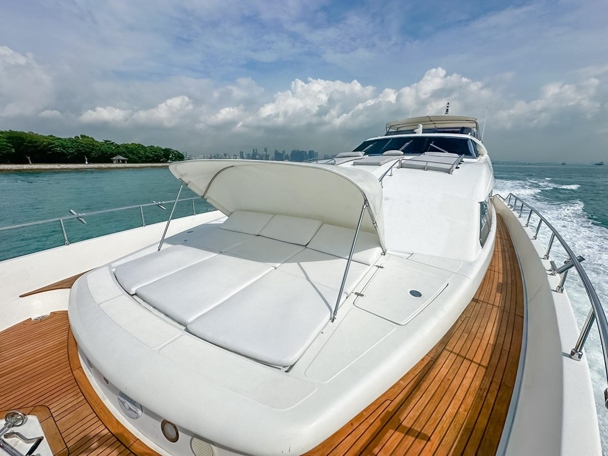 https://arconyachts.ams3.digitaloceanspaces.com/67829/conversions/large_4705773-optimize.jpg