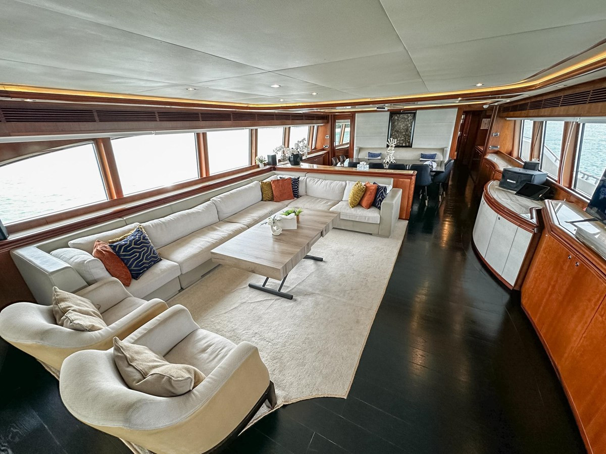 https://arconyachts.ams3.digitaloceanspaces.com/67850/conversions/large_4705780-optimize.jpg