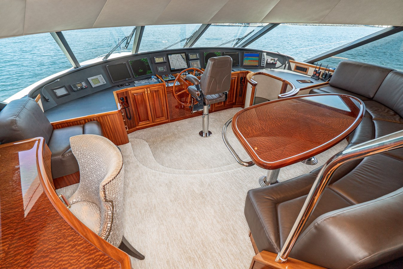 https://arconyachts.ams3.digitaloceanspaces.com/67877/conversions/large_4671852-optimize.jpg
