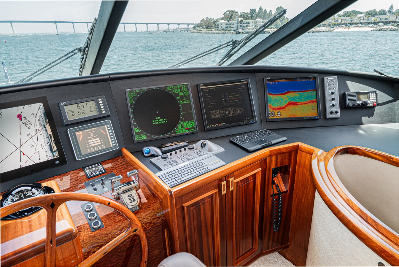 https://arconyachts.ams3.digitaloceanspaces.com/67893/conversions/large_4671857-optimize.jpg