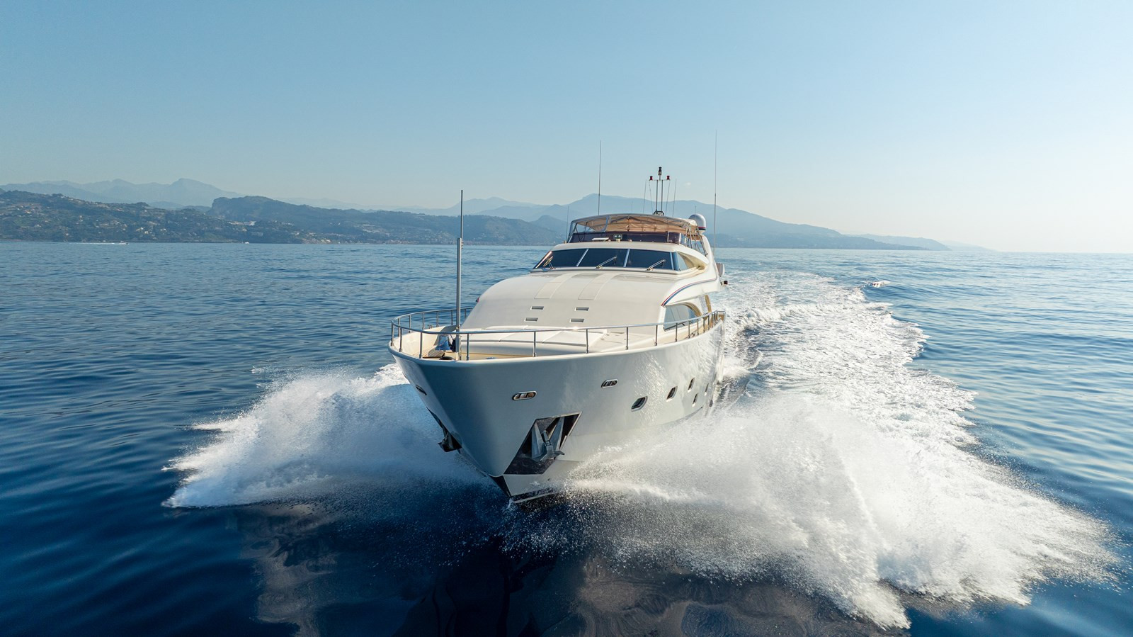 https://arconyachts.ams3.digitaloceanspaces.com/67931/conversions/large_4835385-optimize.jpg