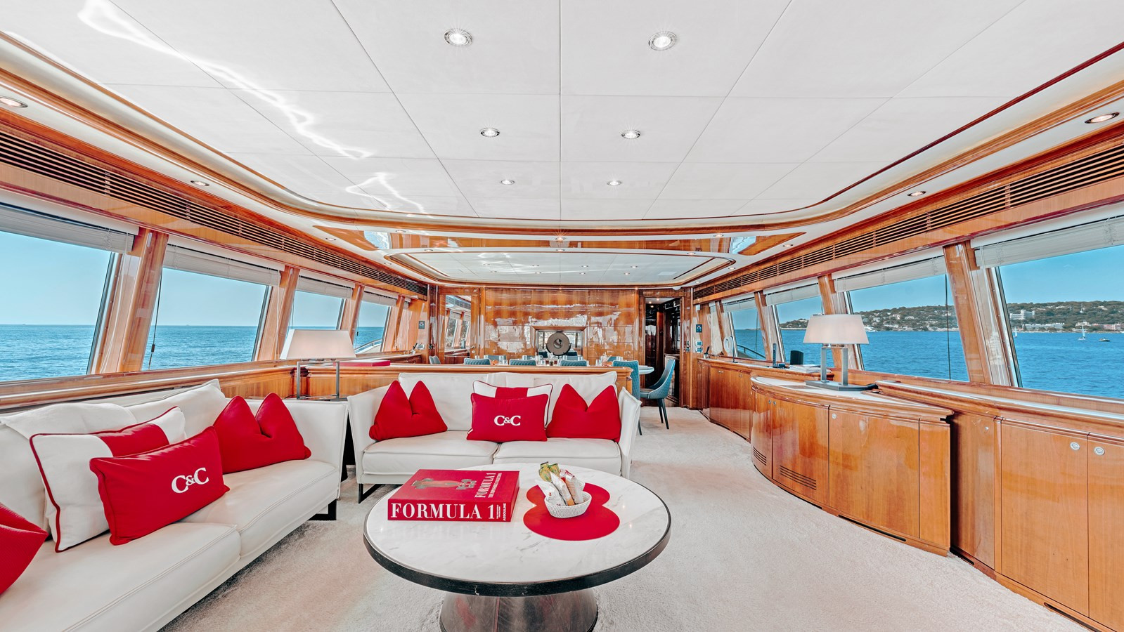 https://arconyachts.ams3.digitaloceanspaces.com/67942/conversions/large_4835390-optimize.jpg