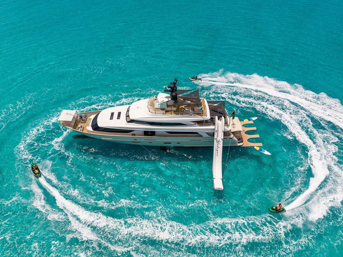 https://arconyachts.ams3.digitaloceanspaces.com/68019/conversions/large_4731496-optimize.jpg