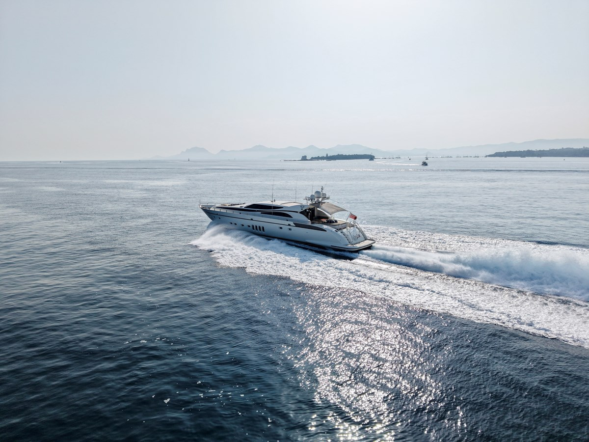https://arconyachts.ams3.digitaloceanspaces.com/68020/conversions/large_4696150-optimize.jpg