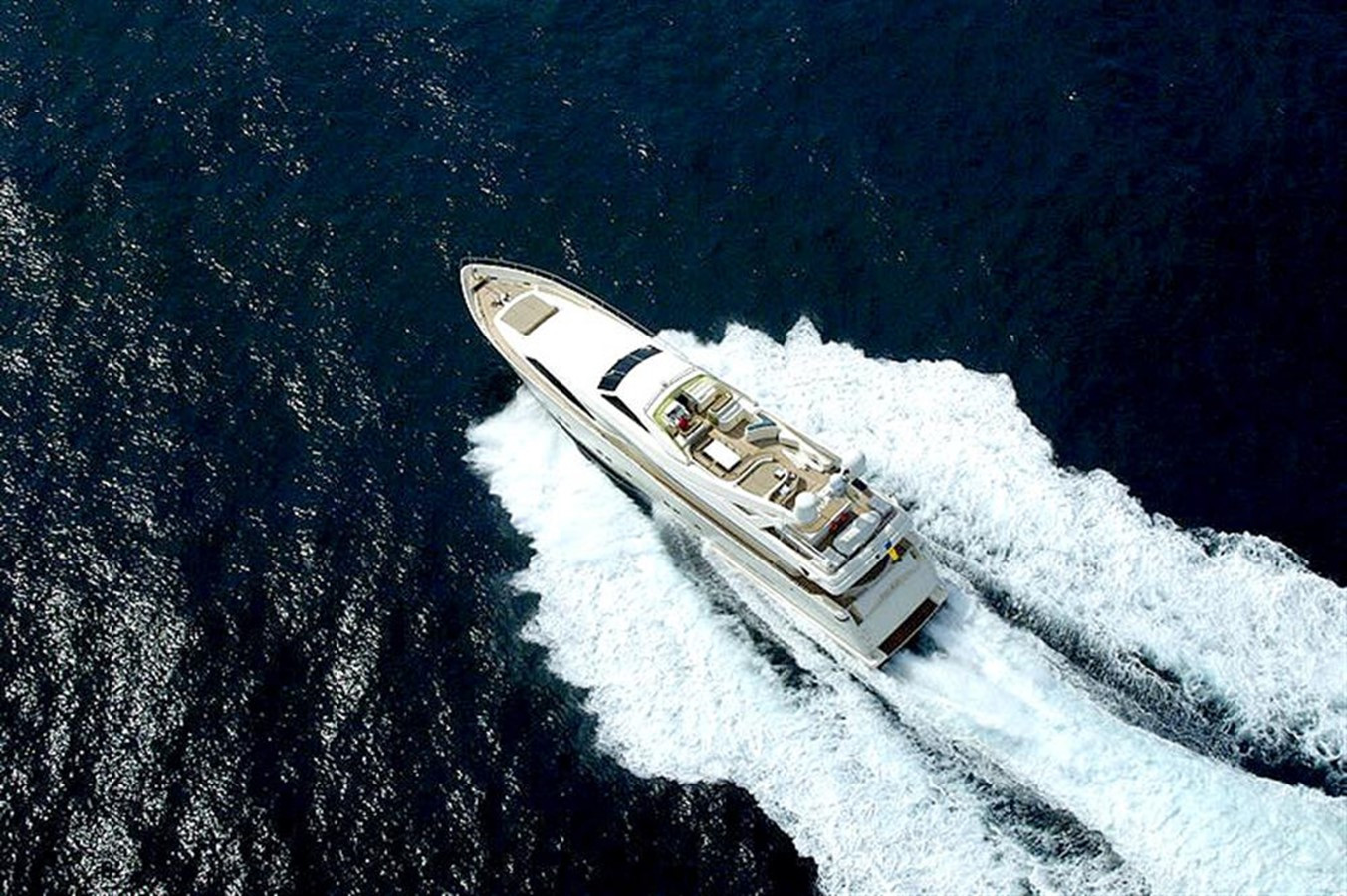 https://arconyachts.ams3.digitaloceanspaces.com/68060/conversions/large_96413-optimize.jpg
