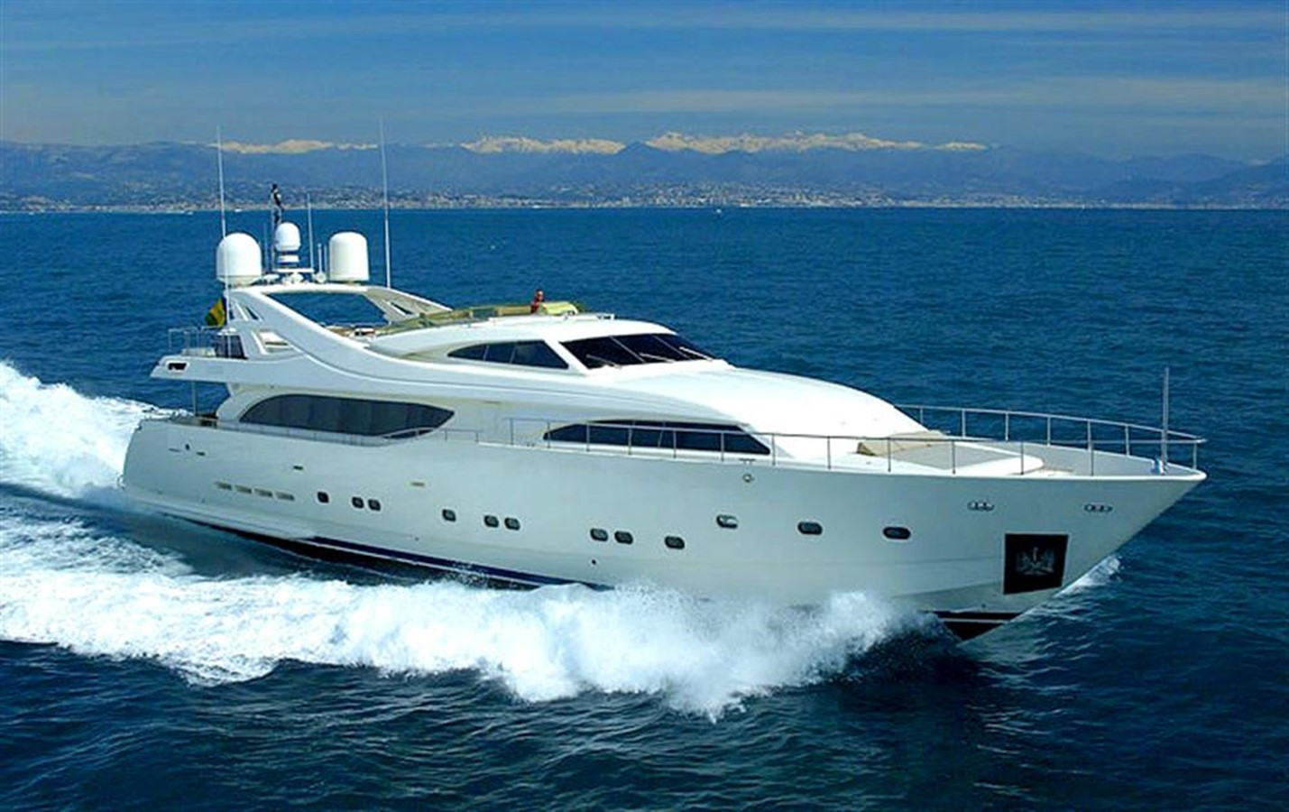 https://arconyachts.ams3.digitaloceanspaces.com/68063/conversions/large_96414-optimize.jpg