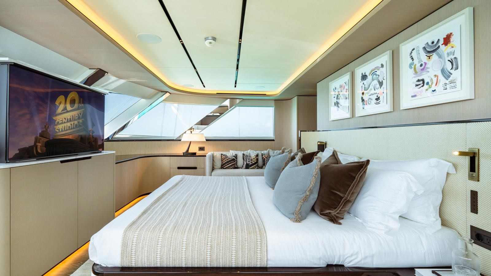 https://arconyachts.ams3.digitaloceanspaces.com/68077/conversions/large_4758996-optimize.jpg