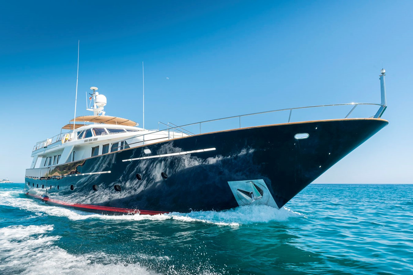 https://arconyachts.ams3.digitaloceanspaces.com/68096/conversions/large_2211962-optimize.jpg